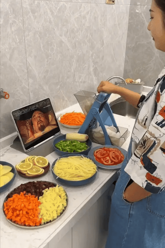 🥕 Manual Vegetable Cutter – Quick, Easy & Effortless Chopping